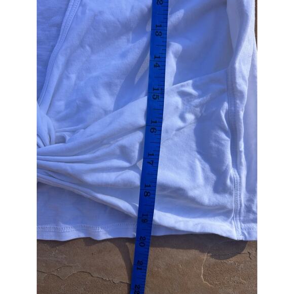 Lululemon Classic White Sleeveless Top With Knotted Cross Back Cropped M - Picture 4 of 5